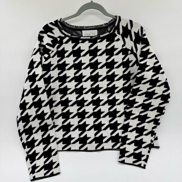 Sweaters - Six/Fifty Classic‎ Houndstooth Black and White Women's Sweater